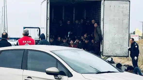 پاتک پلیس به قاچاقچیان انسان / انهدام باند مخوف در پلدشت