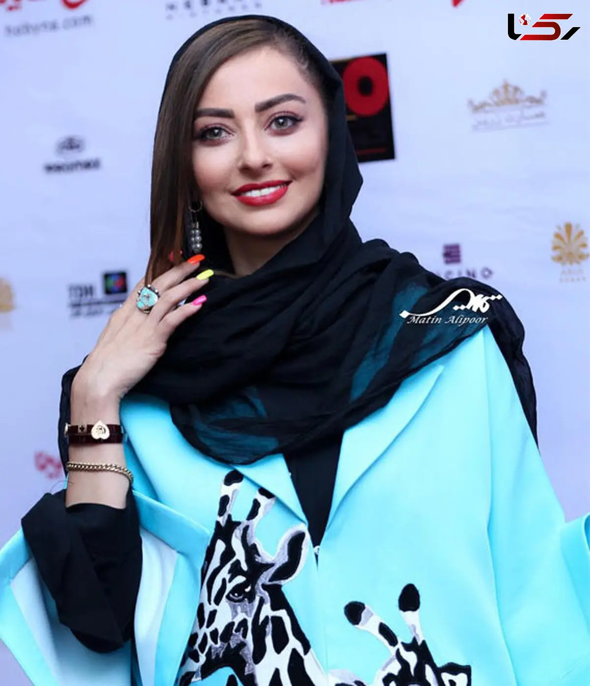 سلفی نفیسه روشن 