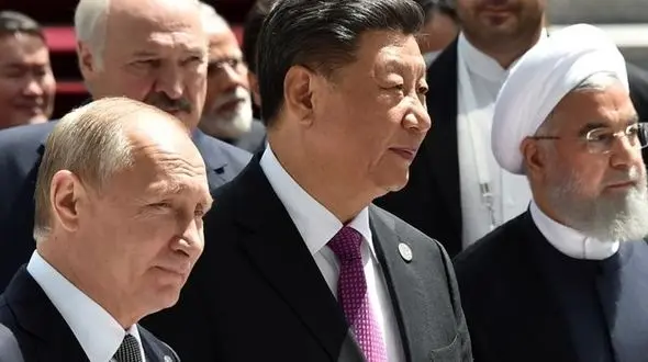 
رزمایش مشترک چین، ایران و روسیه پیامی به آمریکاست
