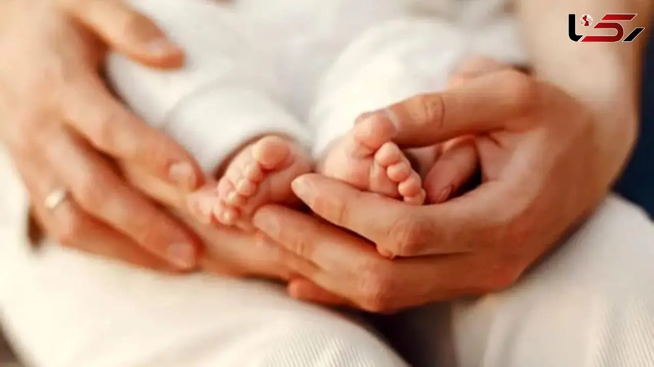 عکس / تولد حیرت انگیز  دختر عجیب الخلقه با 4 پا !