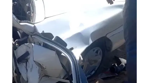 فیلم وحشتناک از پرس شدن پراید زیر چرخ های تریلی / ببینید