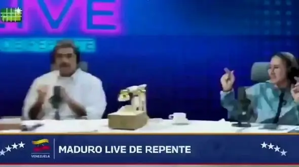 رقص و شادی مادورو در برنامه زنده + فیلم