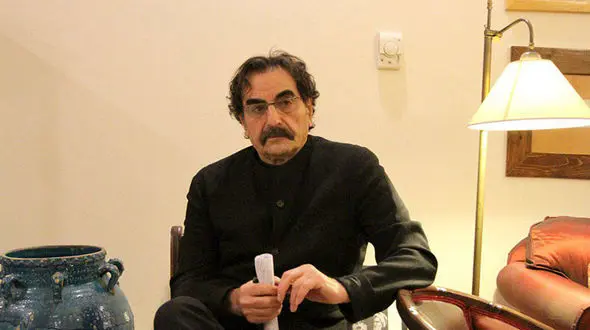 خواننده معروف موسیقی سنتی قطعه برگریزان را برای مردم زلزله‌زده خواند