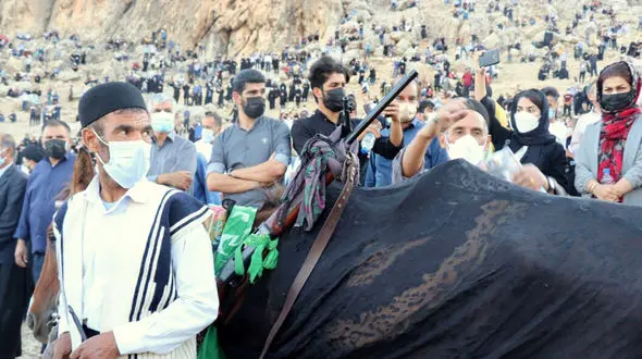 فیلم تکاندهنده از خاکسپاری لندی فداکار ایران