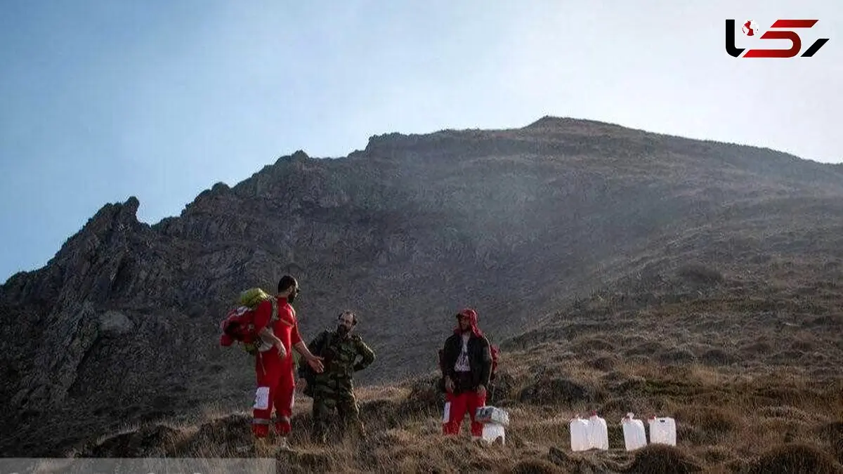 تلاش ۱۸ تیم عملیاتی هلال احمر برای مهار آتش‌سوزی جنگل‌های الیت