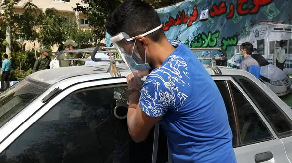 سرقت 7 ثانیه ای پراید توسط دزد تهرانی ! / فیلم باورنکردنی و گفتگو