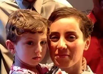 (ویدئو) یادی کنیم از آخرین حرف‌های جگرسوز نابغه ریاضی ایران به دخترش آنا؛ مریم میرزاخانی: «دنیا از تو نمی‌پرسد حالت خوب است یا نه...»