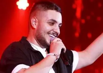 دانلود آهنگ آرون افشار پدر یعنی شونه ی مردانه + متن کامل برای روز پدر