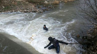 فیلم لحظه مرگ یک مرد در رودخانه خروشان ! / هیچ کس نتوانست نجاتش دهد