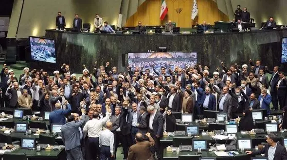 فریاد مرگ بر اسرائیل در صحن مجلس