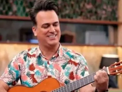 فیلم/ چینی خواندن حامد آهنگی/ خودشون غش کردن از خنده/ فقط انصاریان با خنده های منحصربفردش