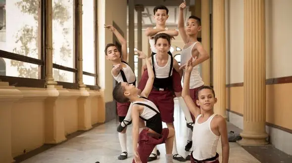 دانش آموختگان بزرگترین مدرسه باله جهان