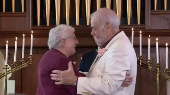 ازدواج زوج عاشق پیشه پس از 60 سال+عکس