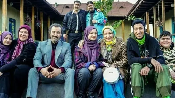 عروسی بازیگر سرشناس سریال پایتخت + عکس مراسم عقد و لباس ساده عروس خانم !