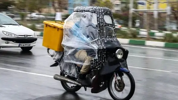 سردار حسینی از قانون موتورسواری در روزهای بارانی گفت / ماده 169 با بیمه موتورسوار ارتباطی ندارد