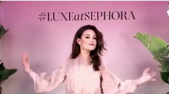 جادوگری که مدل برند معروف شد!