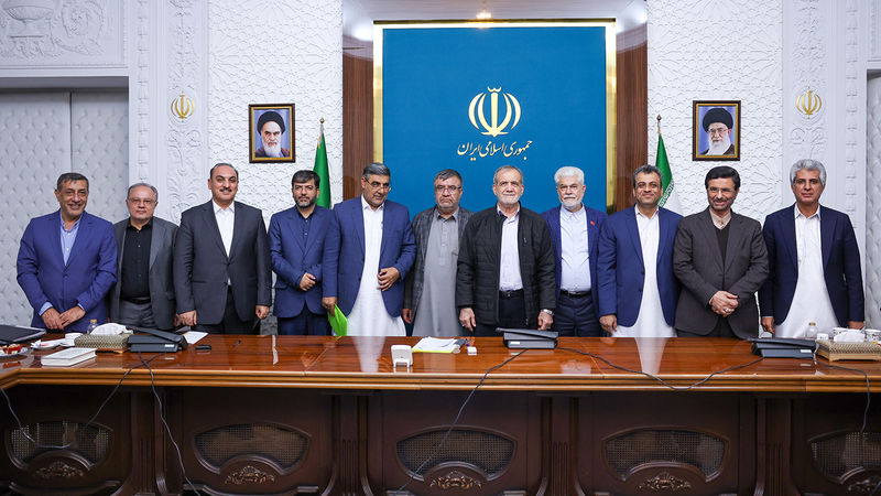 دکتر مسعود پزشکیان ، عصر سه‌شنبه در دیدارهای جداگانه با اعضای مجمع نمایندگان استان‌های هرمزگان و سیستان و بلوچستان