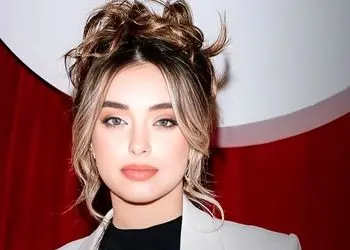 کیمیا حسینی  تنها زن ایرانی حاضر در لیست زیباترین زنان جهان در سال ۲۰۲۵ + عکس