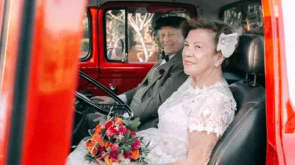 گرفتن تنها عکس عروسی پس از 60 سال زندگی + عکس