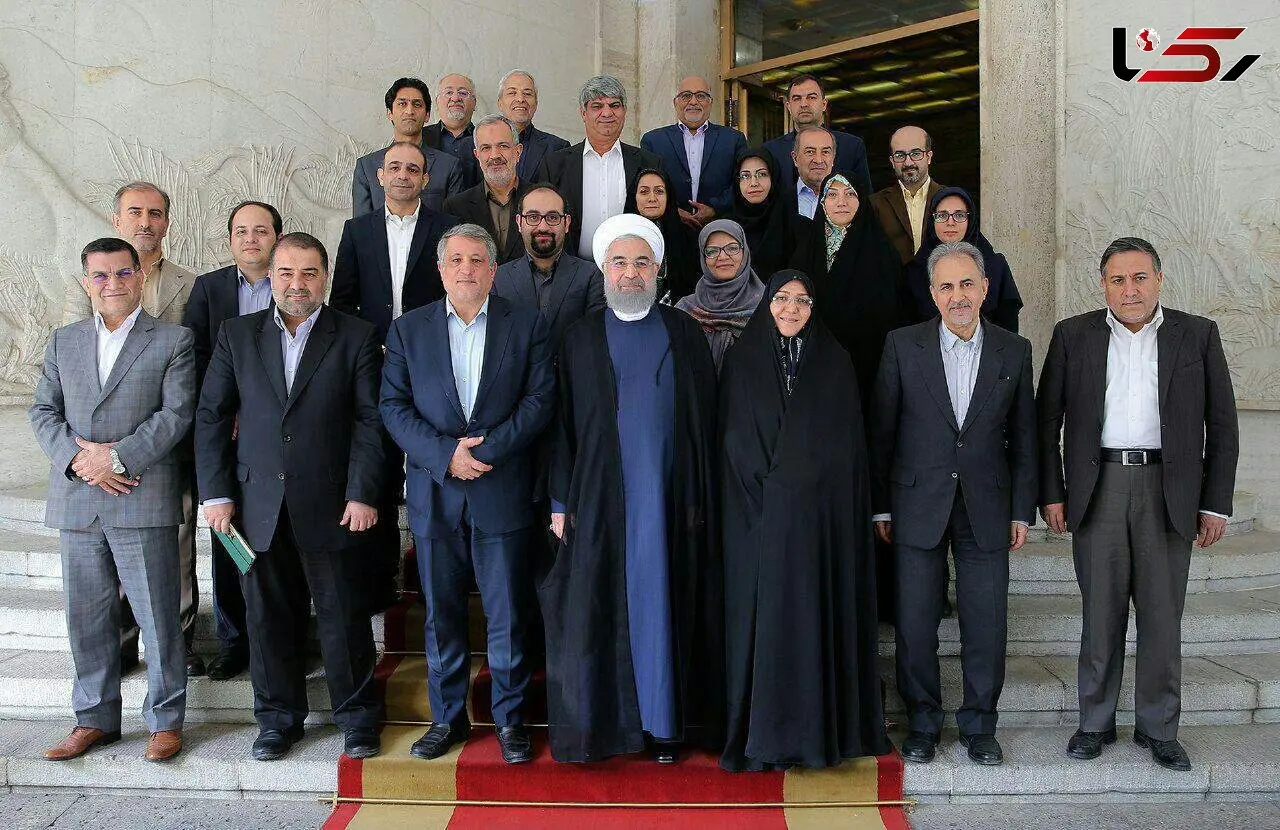 عکس دسته جمعی اعضای شورای شهر تهران با رییس جمهور در دیدار امروز 