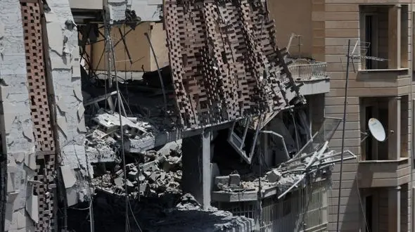 استقرار میز خدمت برای راهنمایی شهروندان آسیب‌دیده/ نحوه اعلام خسارت به شهرداری