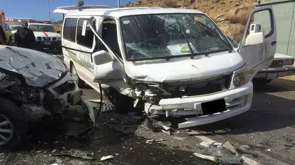برخورد صبحگاهی ون با گاردریل در جاده بندر امام ره 9 مصدوم بر جای گذاشت