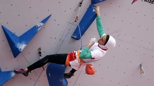 چرا الناز رکابی به انگلیس نرفت؟