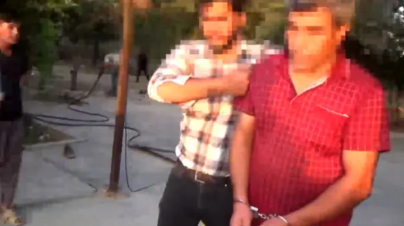 فیلم لحظه دستگیری تبهکار تهرانی در مخفیگاه / پاتک صبحگاهی پلیس