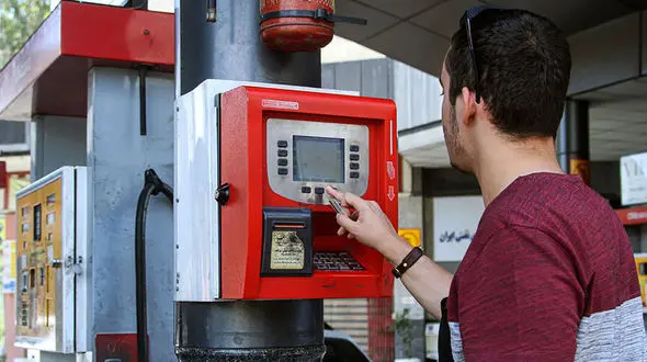 حذف کارت سوخت در مسیر توسعه است و کار مردم را تسهیل تر می کند