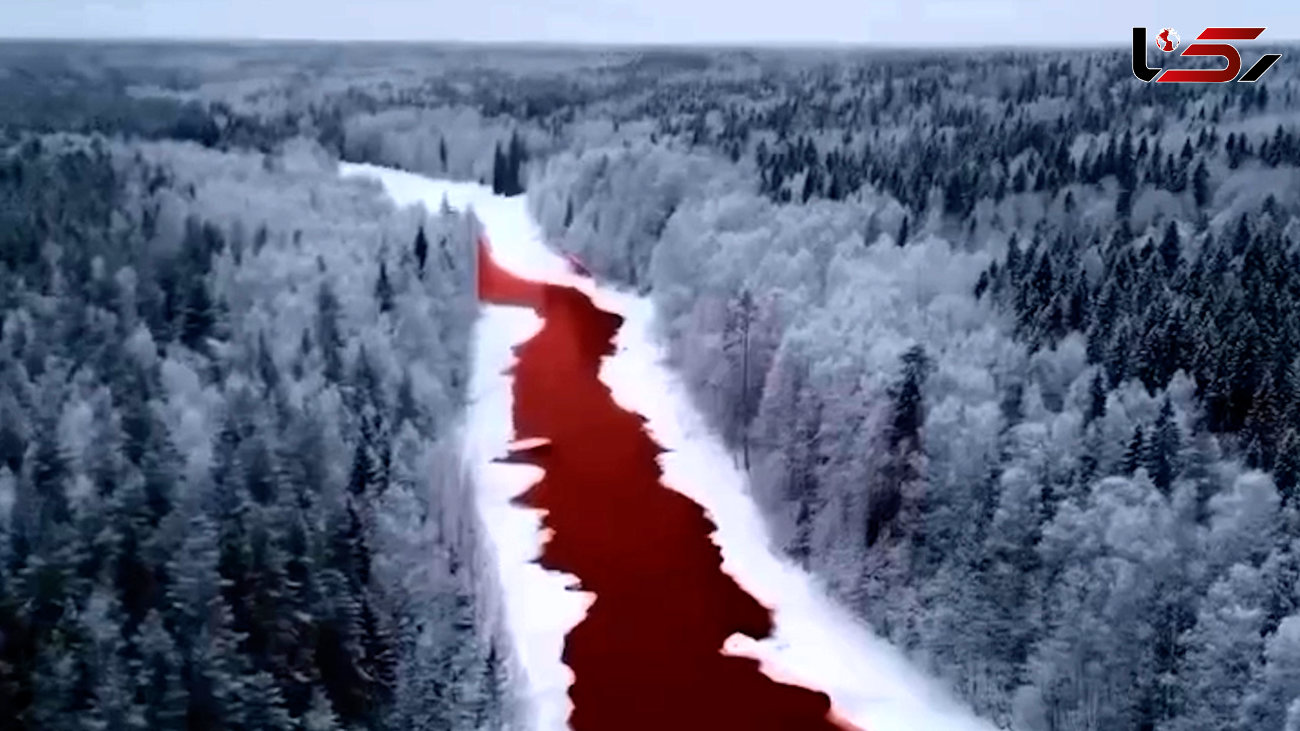 رودخانه‌ای در روسیه قرمز شد! + فیلم 