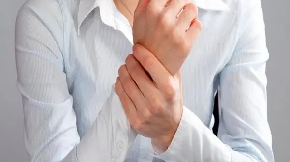 چرا به آرتروز مچ دست مبتلا می شوید؟/قبل از عمل جراحی بخوانید