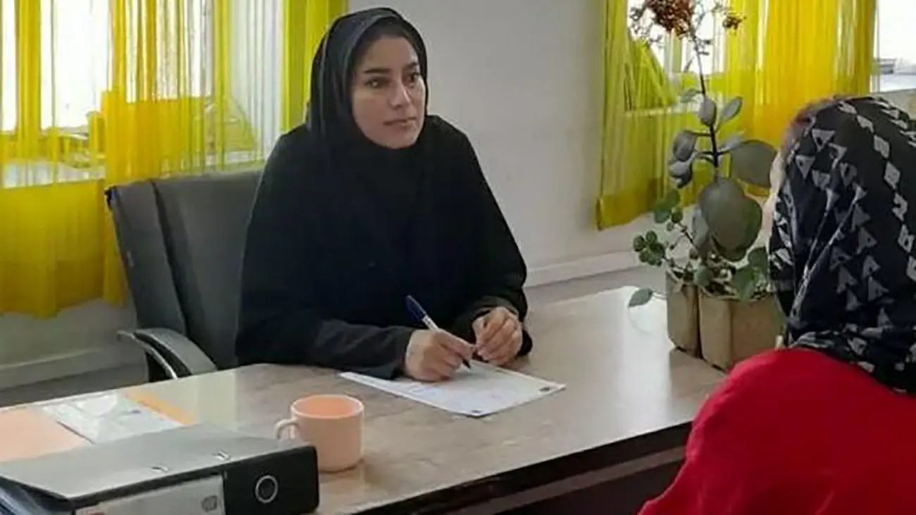 من مینا ۱۹ ساله ام در باغ متروکه راه فراری نداشتم + سرنوشت دختری که نزد روانشناس بالینی رفت