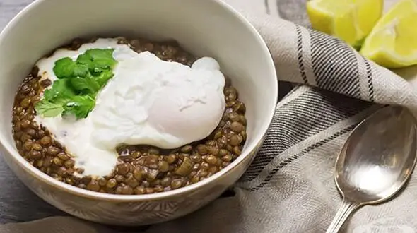 طرز تهیه ماست با عدس؛ ترکیبی مقوی و خوش‌ طعم