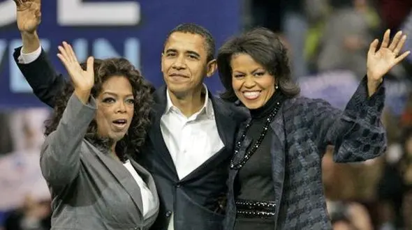 عجیب ترین مصاحبه رو در رو  اپرا وینفری با اوباما/ یکی در کالیفرنیا‌ نشسته بود و دیگری در واشنگتن + فیلم