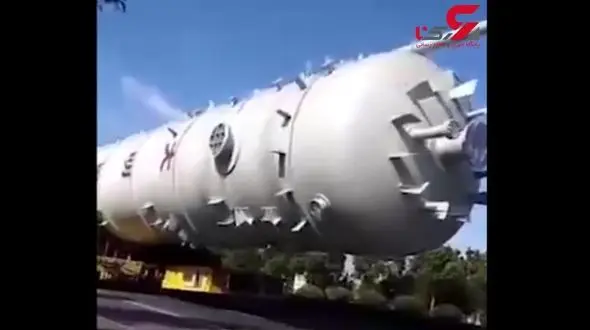 نحوه جابه‌جا کردن برج تقطیر غول پیکر + تصویر