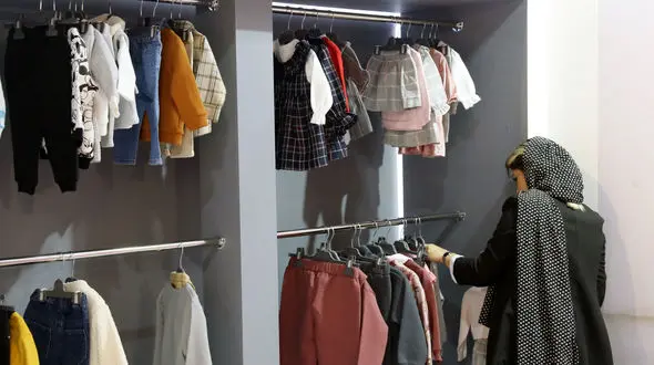 مرکز «پوشاک استوک» منطقه شدیم