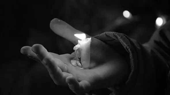 باردار بودم و یک شب و قتی سر زده به خانه برگشتم ناصر را با یک زن درصحنه زننده ای دیدم 