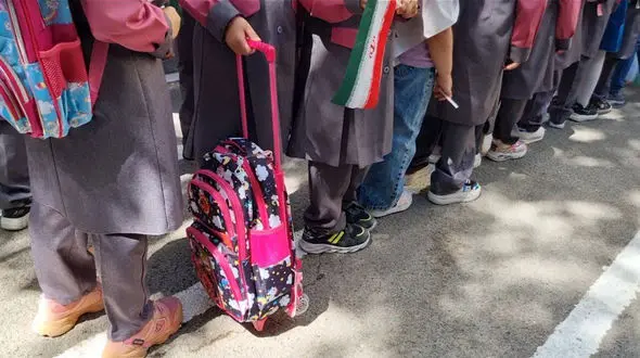  هنجارشکنی با رقص در مدرسه دخترانه کیمیای دانش کرمان/ مدیر مدرسه برکنار شد 