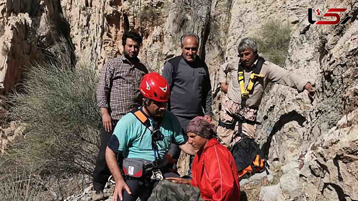 نجات فرد گرفتار شده در ارتفاعات " گناوه " گچساران 