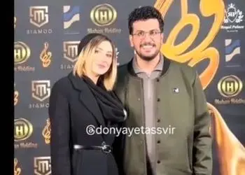 فیلم / شوخی های امیرحسین قیاسی بعد جایزه جشن حافظ / شیطنت با همسرش و تشکر غش خنده از مادر ش ....