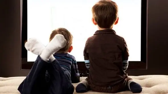 بلایی که نشستن سر کودکان می آورد!