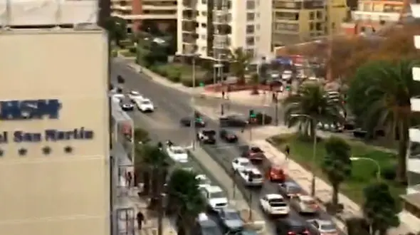 فیلم لحظه زلزله 6.9 ریشتری در یک برج بلند را ببینید + فیلم