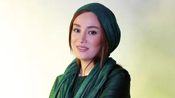 عکس لباس راحتی ببهاره افشاری در خانم مجردی ! / دکوراسیون عجیب خانه اش را ببنید!