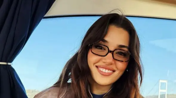 ظاهر خیره‌کننده هانده ارچل با جواهراتی لوکس در فستیوال کن