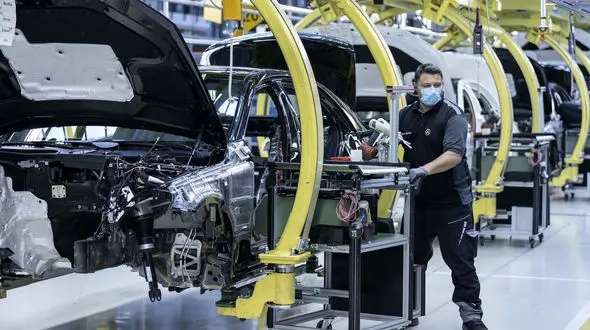 85 استاندارد اجباری خودرو در حال اجرا است / متولی رده‌بندی کیفی خودروها، وزارت صمت است