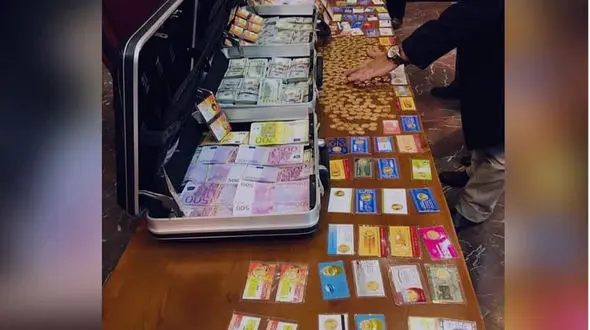 رونمایی از 700سکه‌ طلای رشوه در دادگاه شهرداری لواسان + عکس