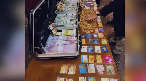 رونمایی از 700سکه‌ طلای رشوه در دادگاه شهرداری لواسان + عکس