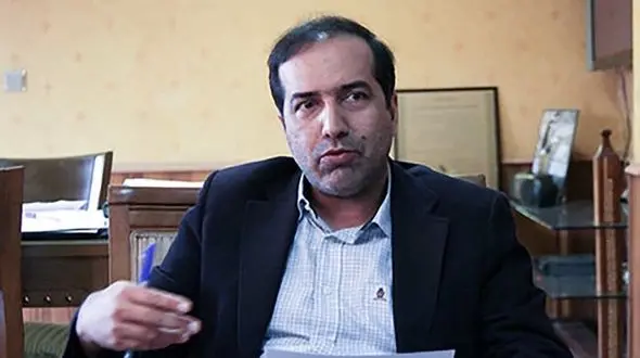  حسین انتظامی: بخش اصلی فضای رسانه‌ای کشور در دست نهادهای حکومتی است؛ اینها رقابت را بی‌معنا می‌سازند/ بساط توقیف رسانه‌ها جمع شود