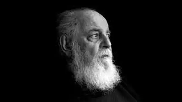 فقط باید عاشق باشی تا این چند بیت از هوشنگ ابتهاج با صدای ماندگار خودش رو با تمام وجود درک کنی...