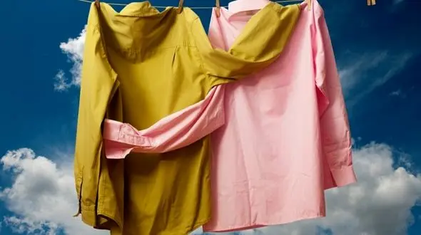 ترفندهای پاک کردن لکه های عرق از روی لباس